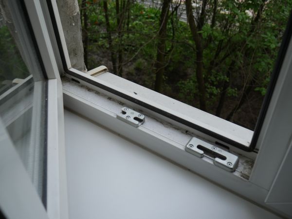 Crank Window Repair in Carlisle